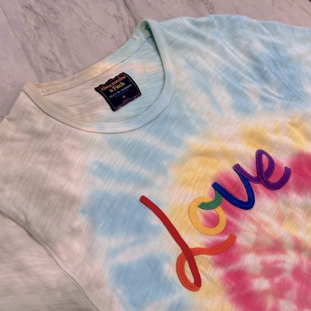 Abercrombie & Fitch Multicolor Love Tee